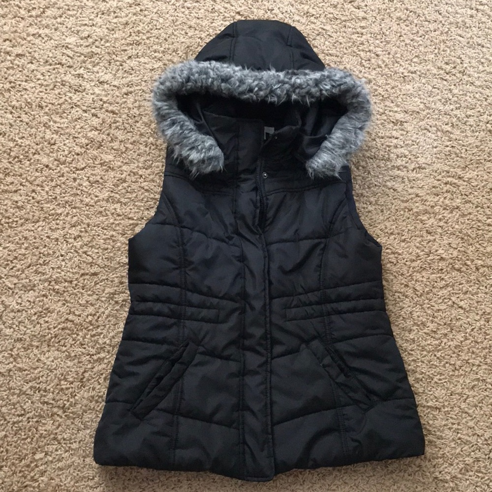 New York & company puffy black vest